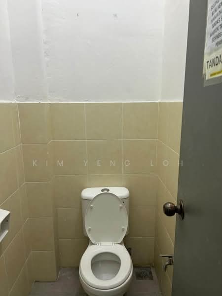 Kedai untuk Dijual di Masai (Johor) - Kim Yeng Loh - Bathroom - PropertyGuru.com.my