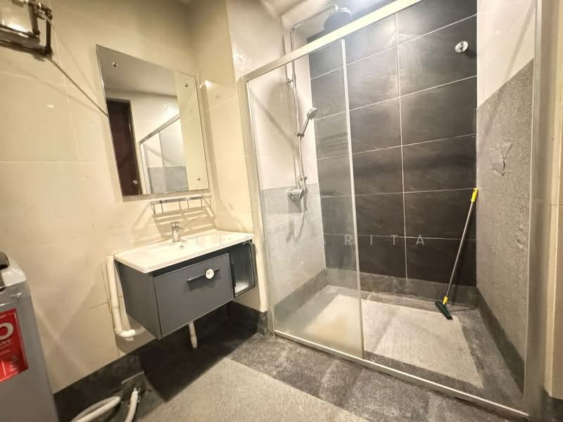 Condominium for Rent at Amberside @ Country Garden Danga Bay - Stella Narita - Bathroom - PropertyGuru.com.my