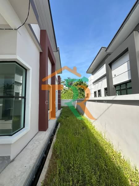 Rumah Berkembar untuk Dijual di Muar (Johor) - Micole Tan - PropertyGuru.com.my
