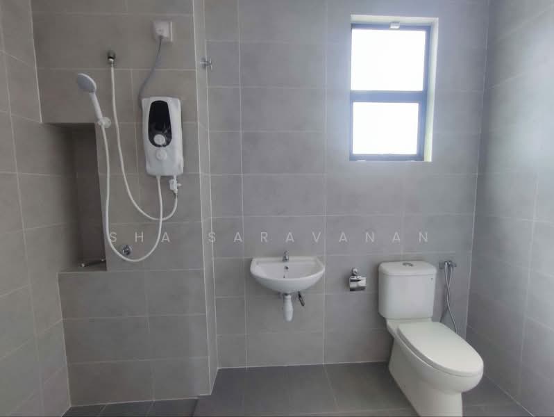 Terraced House for Rent in Kulai (Johor) - Sha Saravanan - Bathroom - PropertyGuru.com.my