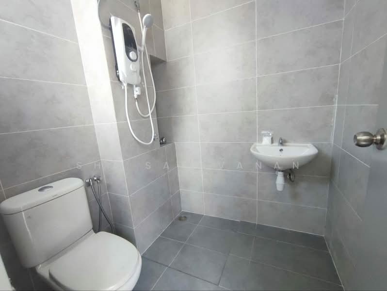 Terraced House for Rent in Kulai (Johor) - Sha Saravanan - Bathroom - PropertyGuru.com.my