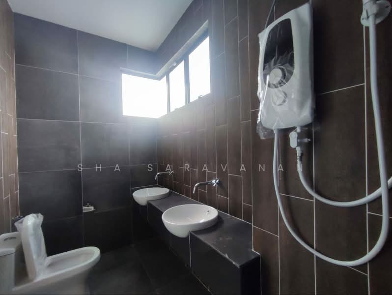 Terraced House for Rent in Kulai (Johor) - Sha Saravanan - Bathroom - PropertyGuru.com.my