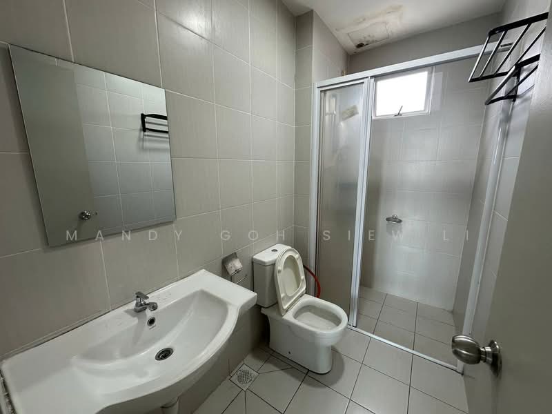 Servis Apartment untuk Disewa di Meridin Bayvue Serviced Apartment - Mandy Goh Siew Li - Bathroom - PropertyGuru.com.my