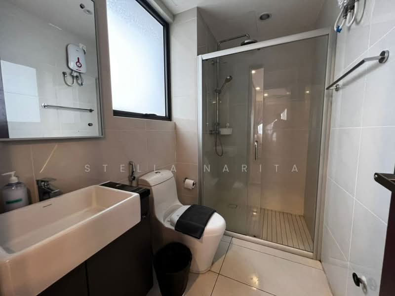 Kondominium untuk Disewa di Bay Laurel @ Country Garden Danga Bay - Stella Narita - Bathroom - PropertyGuru.com.my