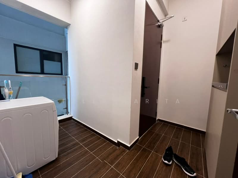 Kondominium untuk Disewa di Bay Laurel @ Country Garden Danga Bay - Stella Narita - Balcony - PropertyGuru.com.my
