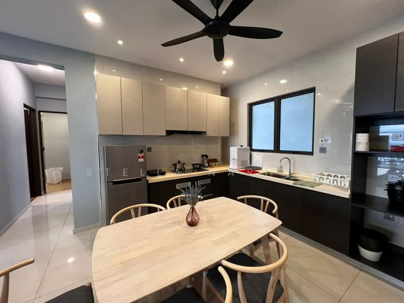 Kondominium untuk Disewa di Bay Laurel @ Country Garden Danga Bay - Stella Narita - Kitchen - PropertyGuru.com.my
