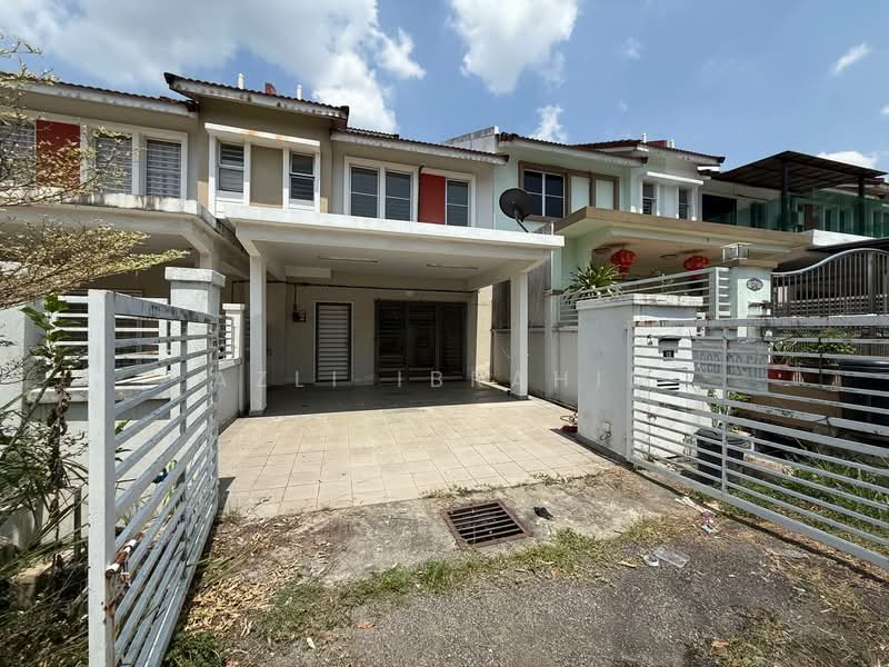 Terraced House for Sale in Taman Dato Demang (Seri Kembangan) - Azli Ibrahim - Exterior - PropertyGuru.com.my