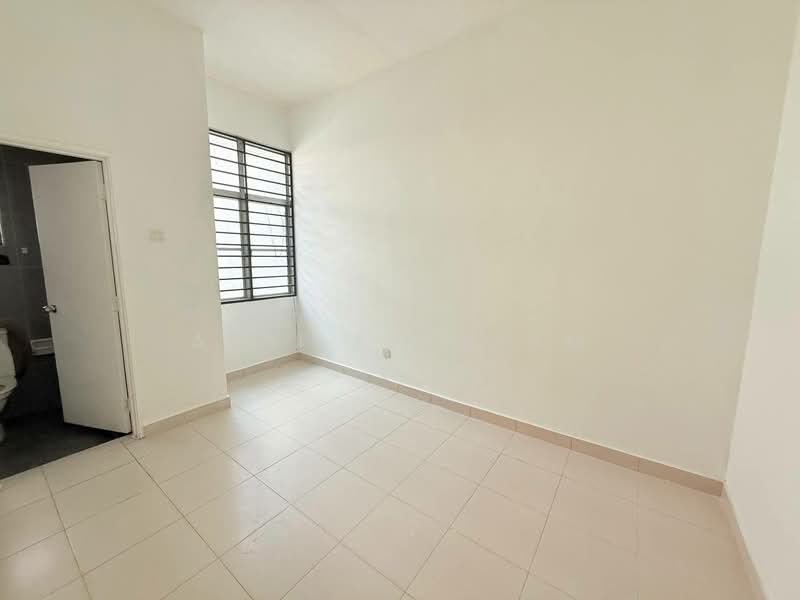 Terraced House for Sale in Taman Dato Demang (Seri Kembangan) - Azli Ibrahim - Interior - PropertyGuru.com.my
