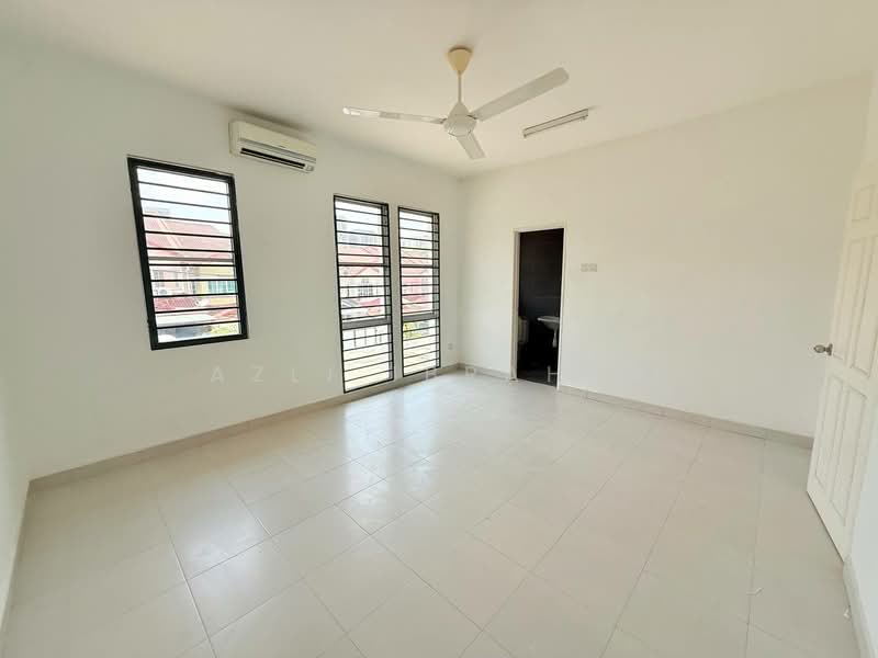 Terraced House for Sale in Taman Dato Demang (Seri Kembangan) - Azli Ibrahim - Interior - PropertyGuru.com.my