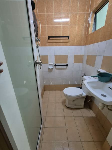 Cluster House for Rent in Bandar Parklands (Klang) - Pinky Liaw - Bathroom - PropertyGuru.com.my