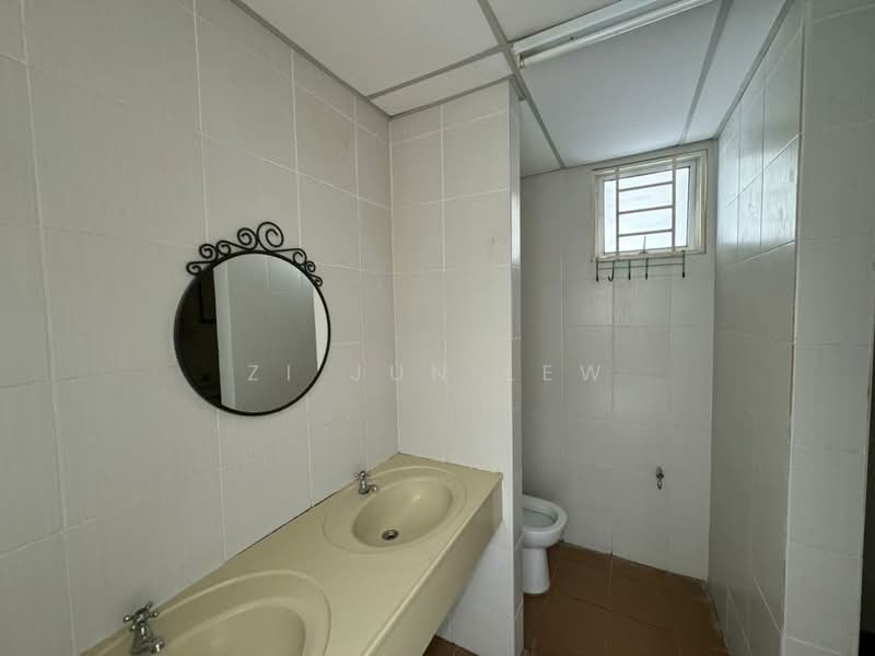 Kondominium untuk Disewa di Platinum Lake PV 16 - Zi Jun Lew - Bathroom - PropertyGuru.com.my
