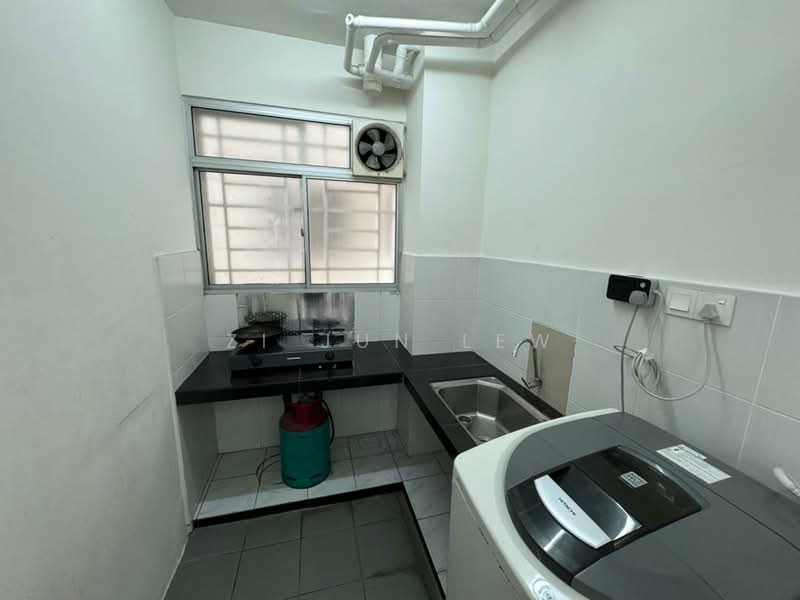 Kondominium untuk Disewa di Platinum Lake PV 16 - Zi Jun Lew - Kitchen - PropertyGuru.com.my