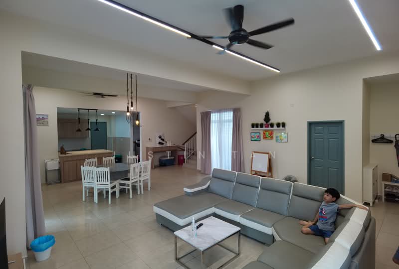 Rumah Berkembar untuk Dijual di Sepang (Selangor) - JUSTIN TAN - Living Room - PropertyGuru.com.my