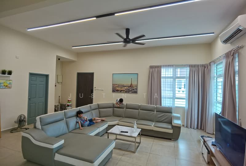 Rumah Berkembar untuk Dijual di Sepang (Selangor) - JUSTIN TAN - Living Room - PropertyGuru.com.my
