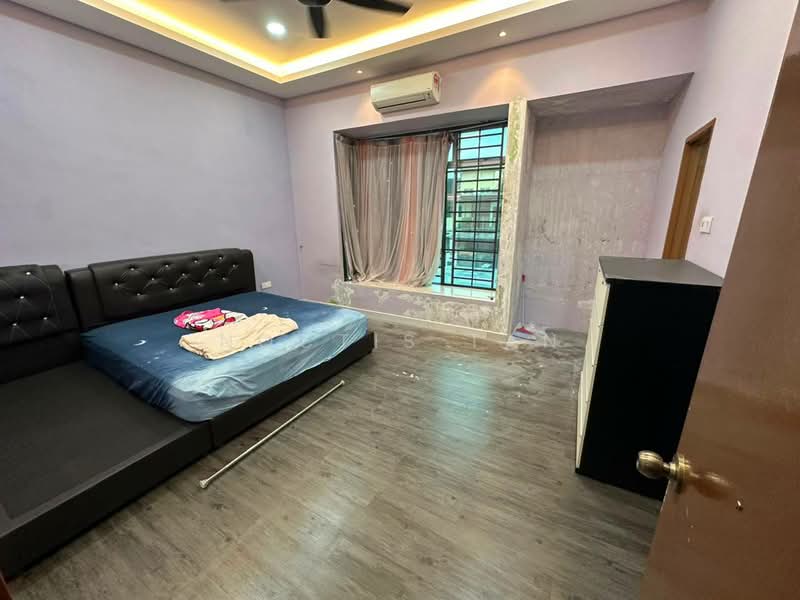 Rumah Teres 2 Tingkat untuk Disewa di Taman Tropika (Kulai) - Noctis Tan - Bedroom - PropertyGuru.com.my