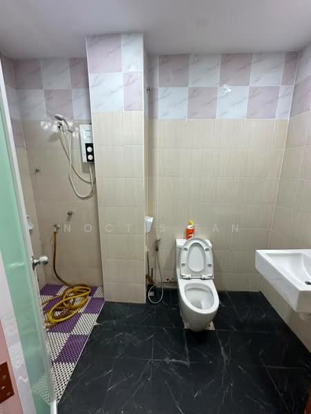 Rumah Teres 2 Tingkat untuk Disewa di Taman Tropika (Kulai) - Noctis Tan - Bathroom - PropertyGuru.com.my
