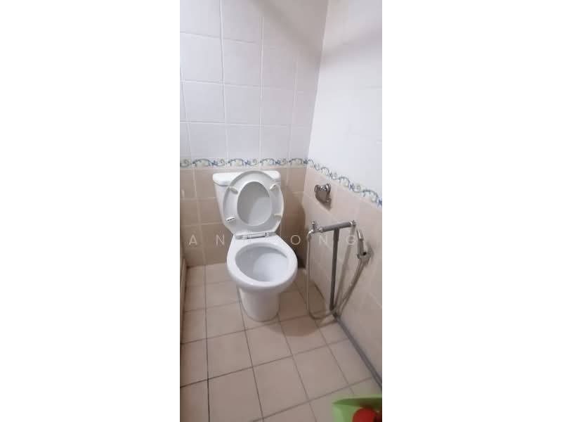 Kediaman Servis untuk Dijual di 38 Bidara Condominium - Ann Ong - Bathroom - PropertyGuru.com.my