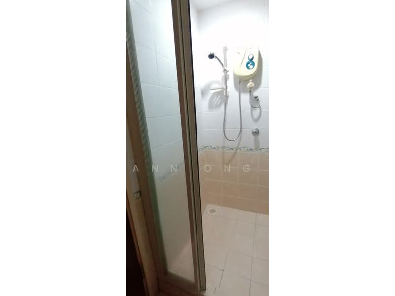 Kediaman Servis untuk Dijual di 38 Bidara Condominium - Ann Ong - Bathroom - PropertyGuru.com.my