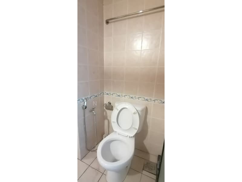 Kediaman Servis untuk Dijual di 38 Bidara Condominium - Ann Ong - Bathroom - PropertyGuru.com.my