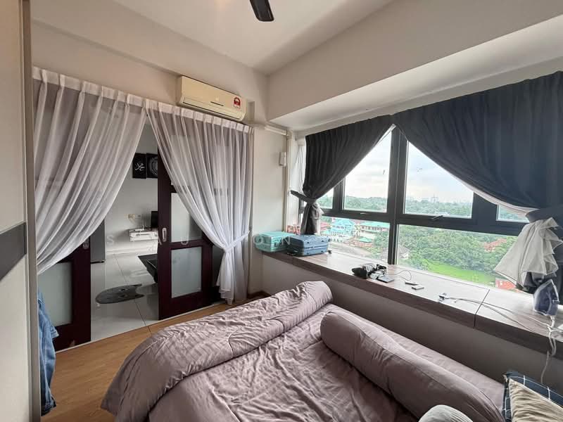 Condominium for Rent at Amberside @ Country Garden Danga Bay - Siau Tong Ling - Bedroom - PropertyGuru.com.my