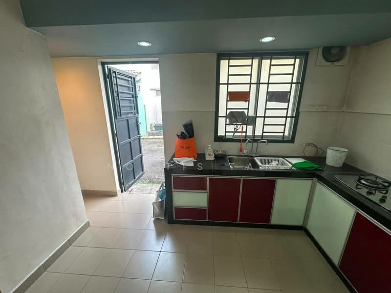 Rumah Teres 2 Tingkat untuk Disewa di Taman Sierra Perdana (Masai) - Noctis Tan - Kitchen - PropertyGuru.com.my
