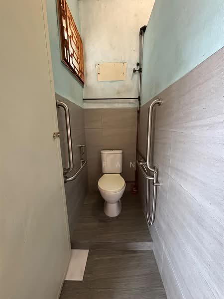 Rumah Teres 1 Tingkat untuk Dijual di Bayan Lepas (Penang) - Li Fang - Bathroom - PropertyGuru.com.my