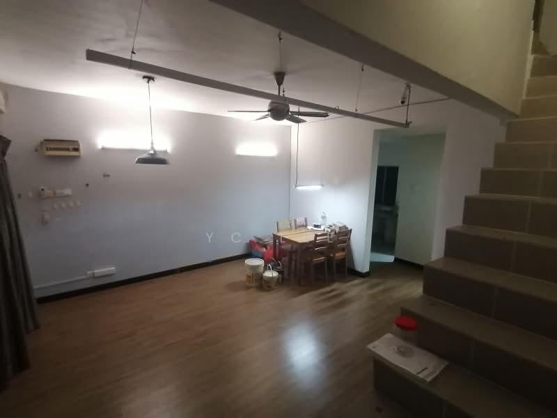 Rumah Teres 2 Tingkat untuk Dijual di TAMAN PUCHONG UTAMA (Puchong) - YC Lee - Living Room - PropertyGuru.com.my