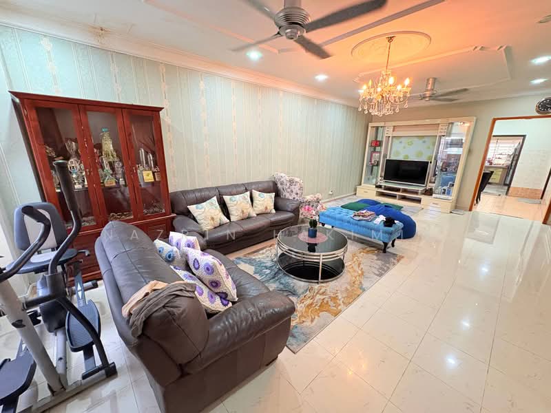 Terraced House for Sale in Bukit Jelutong (Shah Alam) - Nazrin Hakimin - Living Room - PropertyGuru.com.my