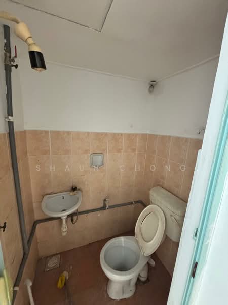Pangsapuri untuk Disewa di Pangsapuri Damai Mewah A - Shaun Chong - Bathroom - PropertyGuru.com.my