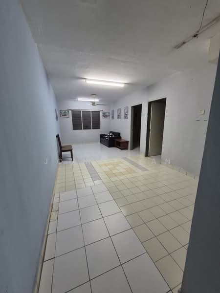 Rumah Flat untuk Disewa di Desa Sri Puteri - Joanne Yan - Living Room - PropertyGuru.com.my