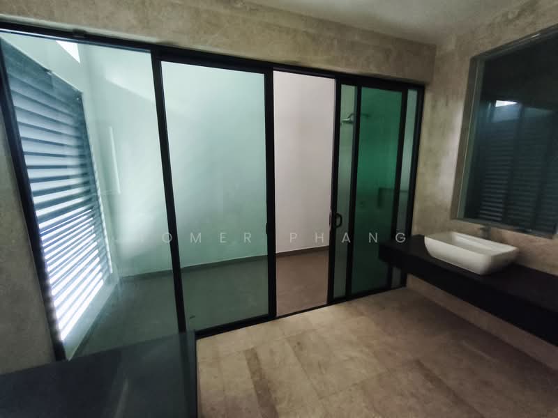 Rumah Teres untuk Dijual di Duta Villa (Setia Alam) - Homer Phang - Bathroom - PropertyGuru.com.my