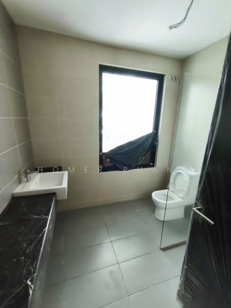 Rumah Teres untuk Dijual di Duta Villa (Setia Alam) - Homer Phang - Bathroom - PropertyGuru.com.my