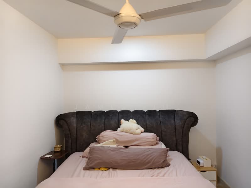 Condominium for Sale at Royalle Condominium - James Yim - Master bedroom - PropertyGuru.com.my
