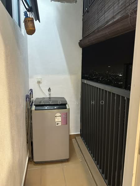Kediaman Servis untuk Disewa di Pacific Star (Service Residence) - Jayden Ho - Balcony - PropertyGuru.com.my