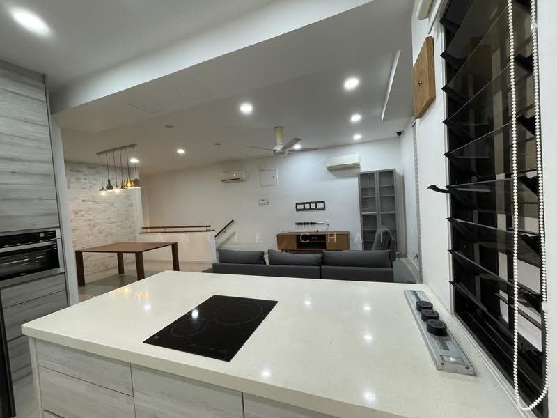 Rumah Bandar untuk Dijual di Sunway Damansara (Kota Damansara) - Angie Chai - Living Room - PropertyGuru.com.my