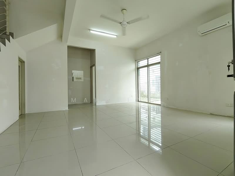 Semi-Detached House for Sale in Bandar Saujana Putra (Tanjong Duabelas) - Mahafiz . - Living Room - PropertyGuru.com.my
