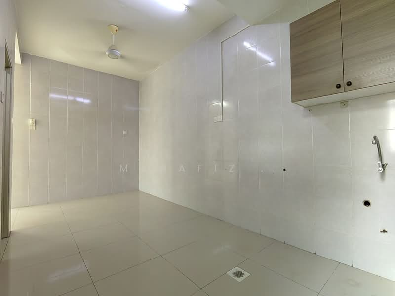 Semi-Detached House for Sale in Bandar Saujana Putra (Tanjong Duabelas) - Mahafiz . - Kitchen - PropertyGuru.com.my