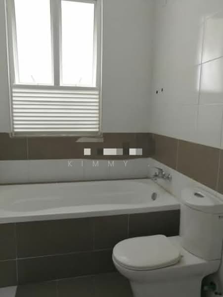 3-storey Terraced House for Rent in Setia Alam (Selangor) - Kimmy . - Bathroom - PropertyGuru.com.my
