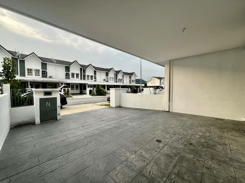 Rumah Teres 2 Tingkat untuk Dijual di Bandar Country Homes (Rawang) - Nazrin Hakimin - Exterior - PropertyGuru.com.my