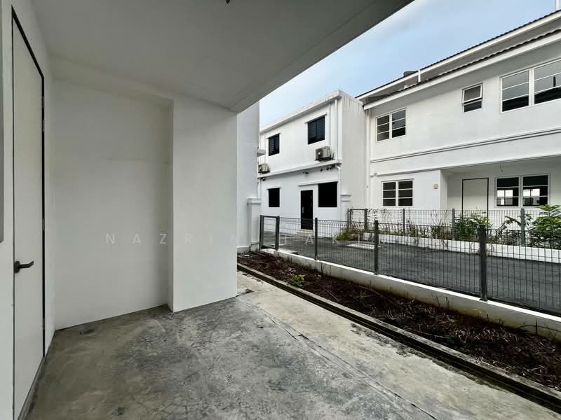 Rumah Teres 2 Tingkat untuk Dijual di Bandar Country Homes (Rawang) - Nazrin Hakimin - Exterior - PropertyGuru.com.my