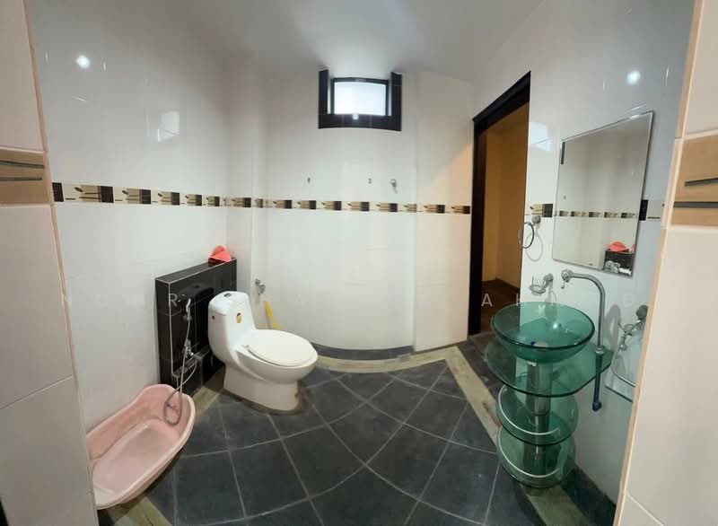 Pangsapuri untuk Dijual di Pangsapuri Sri Molek - Noor Shafina Ahmad - Bathroom - PropertyGuru.com.my