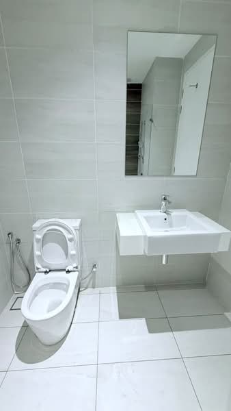 Servis Apartment untuk Disewa di UNIO Residence - Daniel Lam - Bathroom - PropertyGuru.com.my