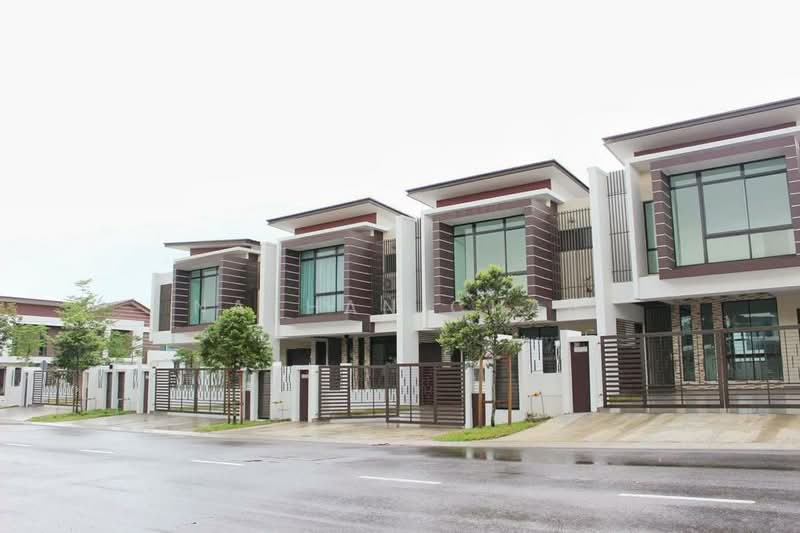 Rumah Teres 2-Tingkat untuk Dijual di Taman Seri Austin (Tebrau) - Nathan Chan - PropertyGuru.com.my