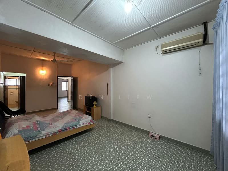 2-storey Terraced House for Sale in Taman Sentosa (Johor Bahru) - Eden Liew - Bedroom - PropertyGuru.com.my