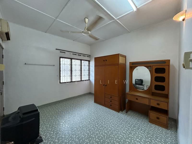 2-storey Terraced House for Sale in Taman Sentosa (Johor Bahru) - Eden Liew - Bedroom - PropertyGuru.com.my