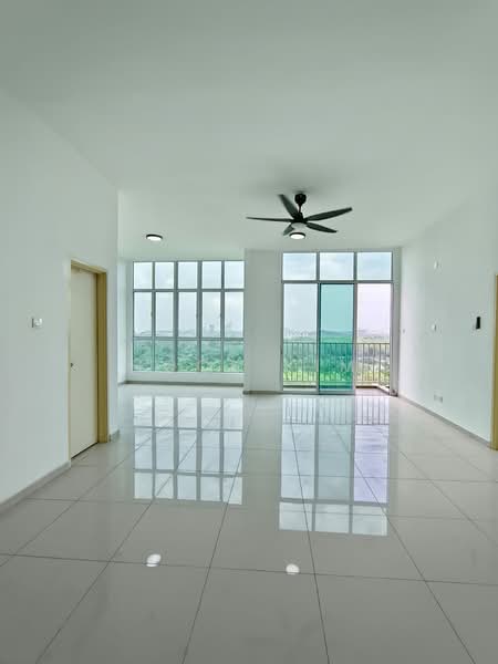 Pangsapuri untuk Disewa di Seri Molek Perdana - Hock Kim - Living Room - PropertyGuru.com.my