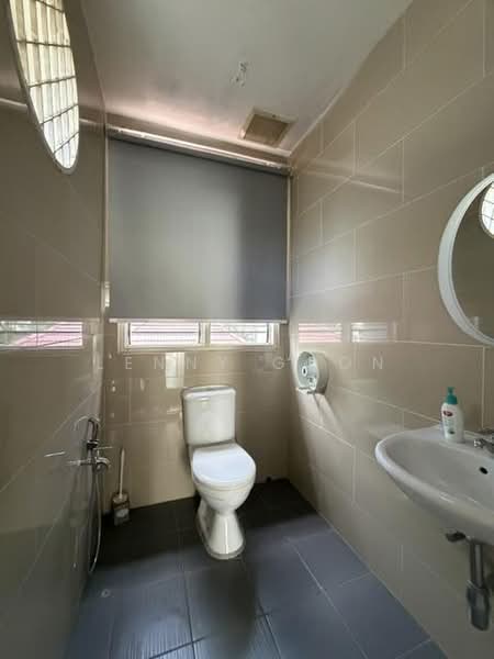Shop for Rent in Gurney Drive (Penang) - Lenny Goon - Bathroom - PropertyGuru.com.my