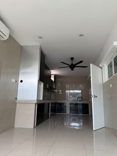 Rumah Berkembar untuk Dijual di Amverton Hills (Sungai Buloh) - Chee Hin - Kitchen - PropertyGuru.com.my