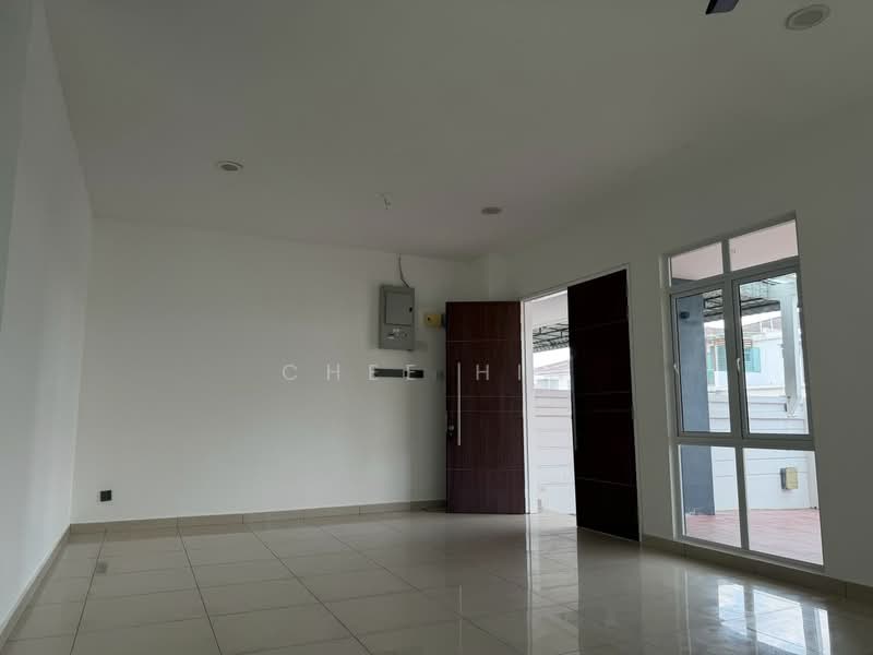Rumah Berkembar untuk Dijual di Amverton Hills (Sungai Buloh) - Chee Hin - Entrance - PropertyGuru.com.my