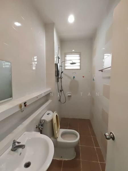 Semi-Detached House for Sale in Setia Damai (Setia Alam) - Joanne Tan - Bathroom - PropertyGuru.com.my